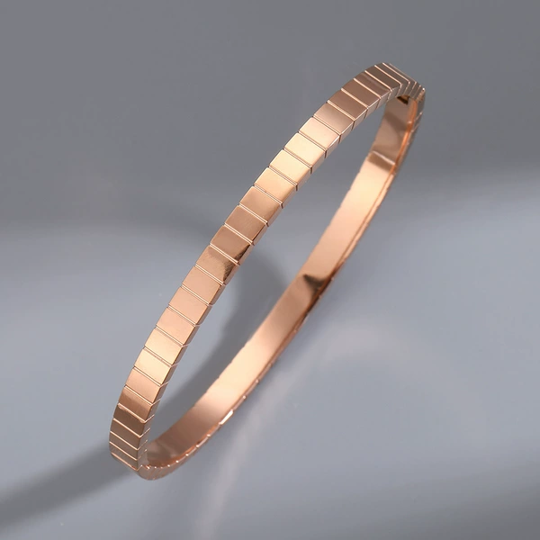 Checked rose gold