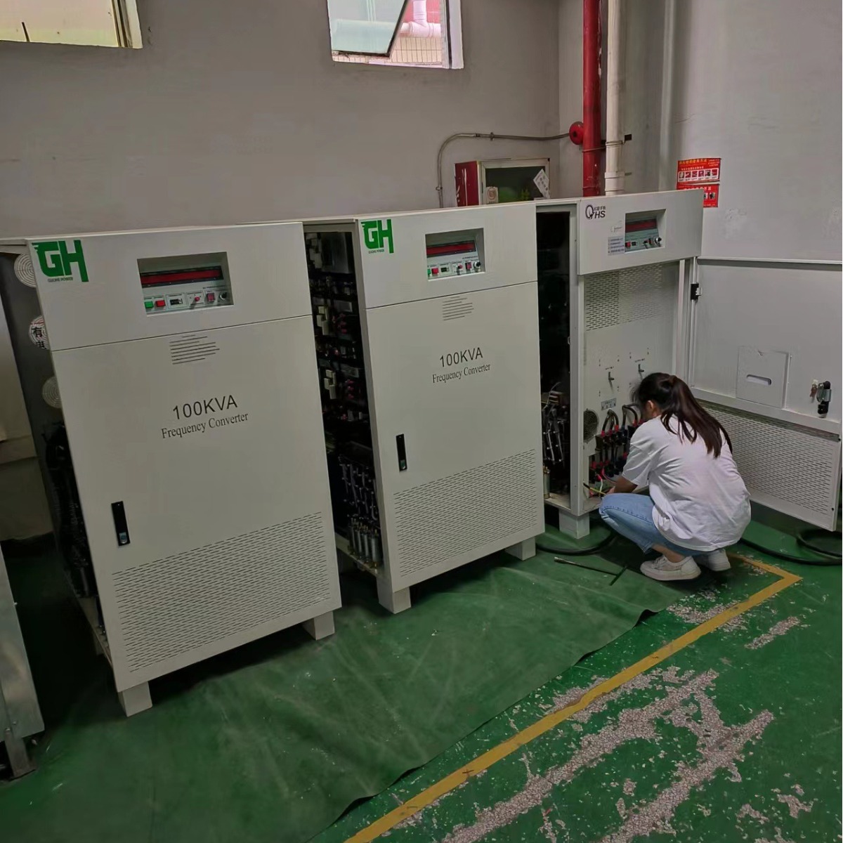 ŷ����˹����100KVA��Ƶ��Դ����ī���磬����440V 60HZ