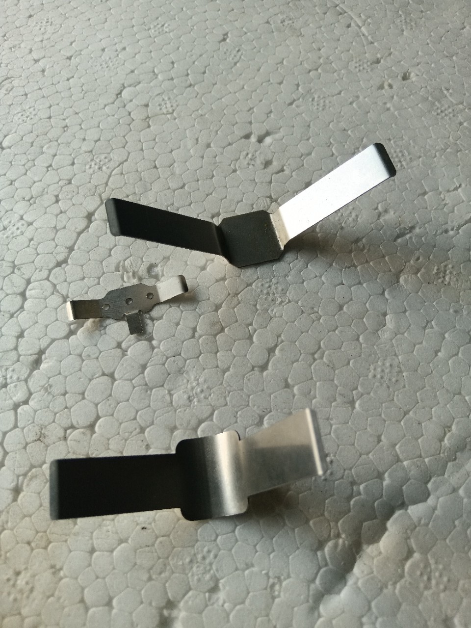 电池片电池扣电池弹片金属卡扣五金弹片磷金属导电弹片不锈钢弹片