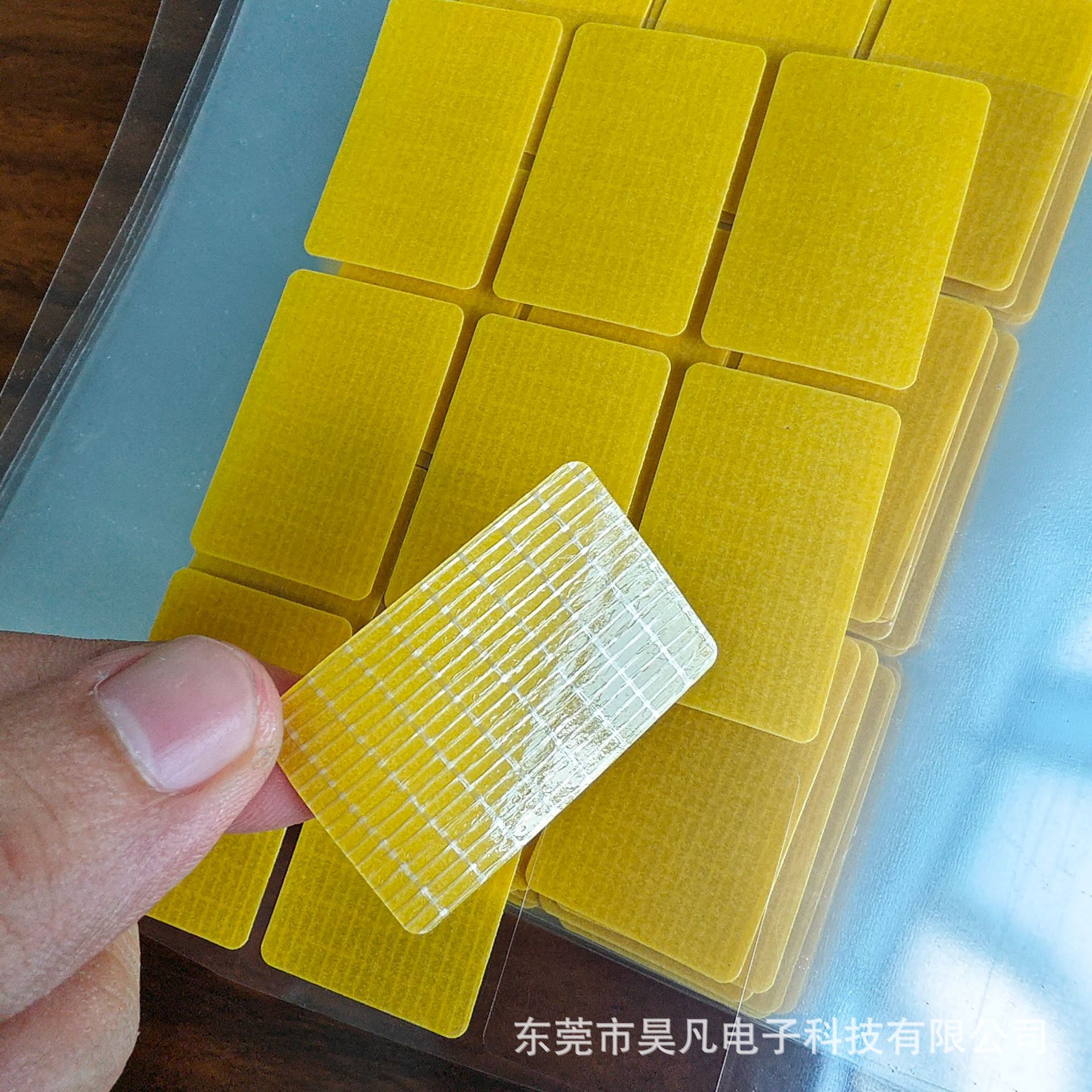 东莞厂家超粘网格布基双面胶模切 地毯墙面专用高粘无残留网格胶