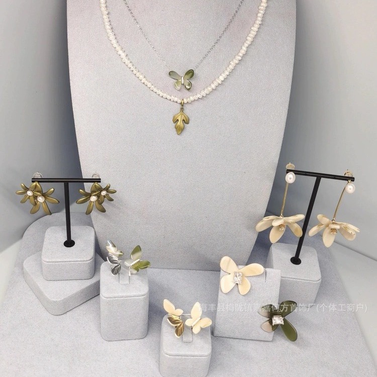 HEFANG What Grape Earrings Garden Butterfly Sugar Earrings High Sense Small Butterfly Necklace Women's Gift