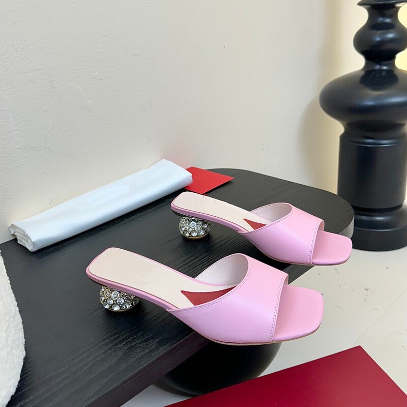 2025 New Open Toe Metal Square Buckle High Heel Slippers Sandals Square Heel Diamond Buckle Slippers Ladies All-match Outer Wear Slippers 2025 New Open Toe Metal Square Buckle High Heel Slippers Sandals Square Heel Diamond Buckle Slippers Ladies All-match Outer Wear Slippers