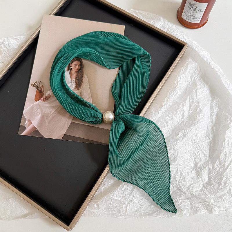 Pañuelo de seda largo pequeño con hebilla magnética de perlas, nuevo estilo femenino, camisa a juego de color sólido de todo fósforo, bufanda de cuello pequeña, bufanda de seda arrugada