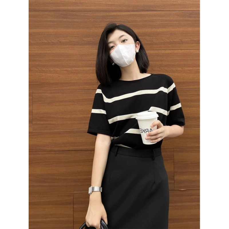 Women's Summer French Chic Striped Short-Sleeve T-Shirt with Off-Shoulder Design, Niche Short Knit Top