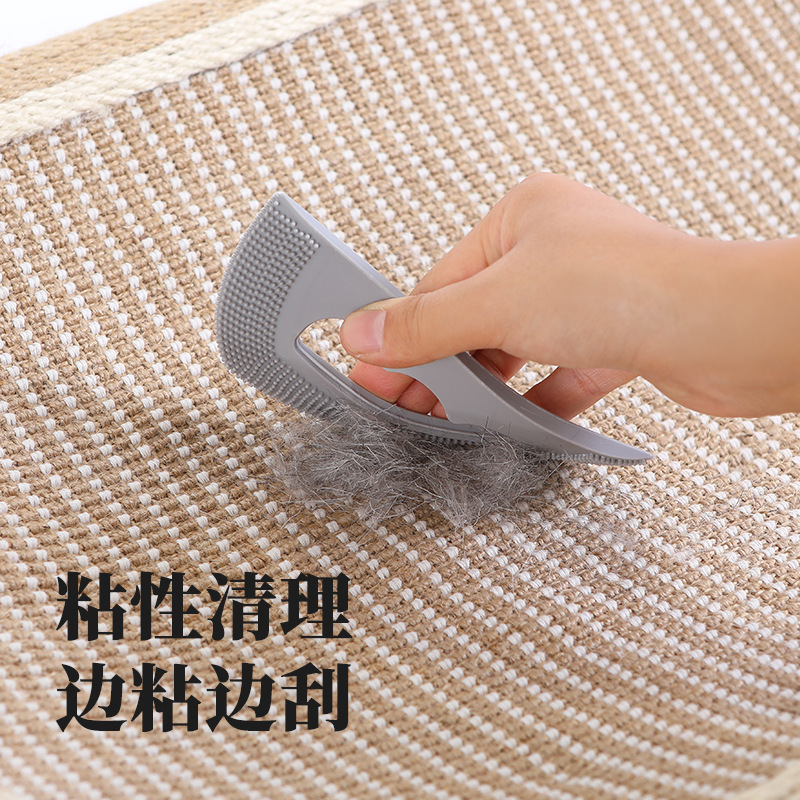 毛の整理はペットの柔らかいゴムの歯の櫛をブラシします。|undefined