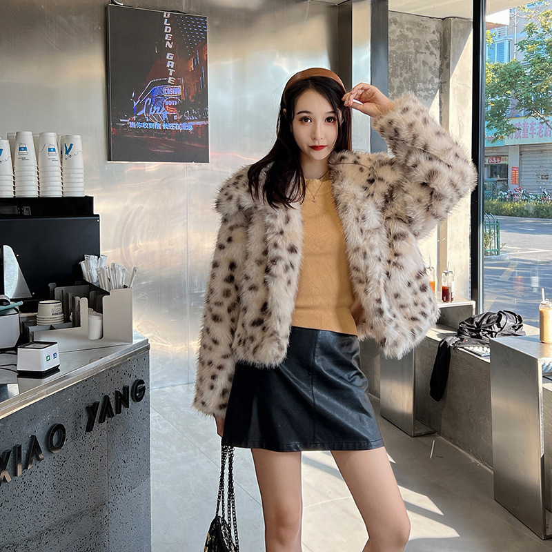 Wholesale Of Short, High-Waisted Woolen Coats With A Leopard Dot Square Collar For Short Women And Winter Woolen Collar_voghion.com