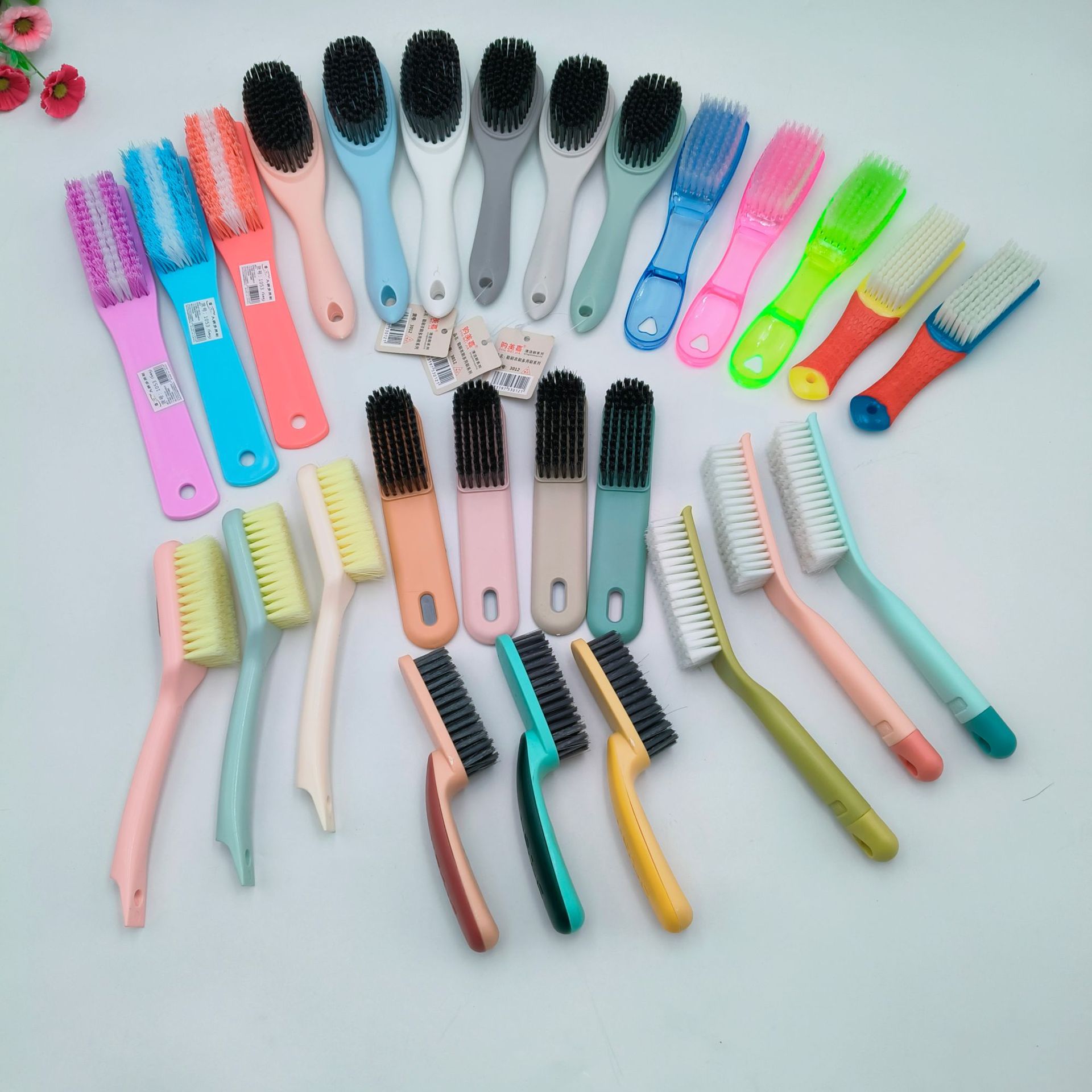 Cepillo de limpieza de plástico de mango largo cepillo de zapatos cepillo de ropa cepillo de zapatos de plástico colorido al por mayor portátil tienda de dos yuanes