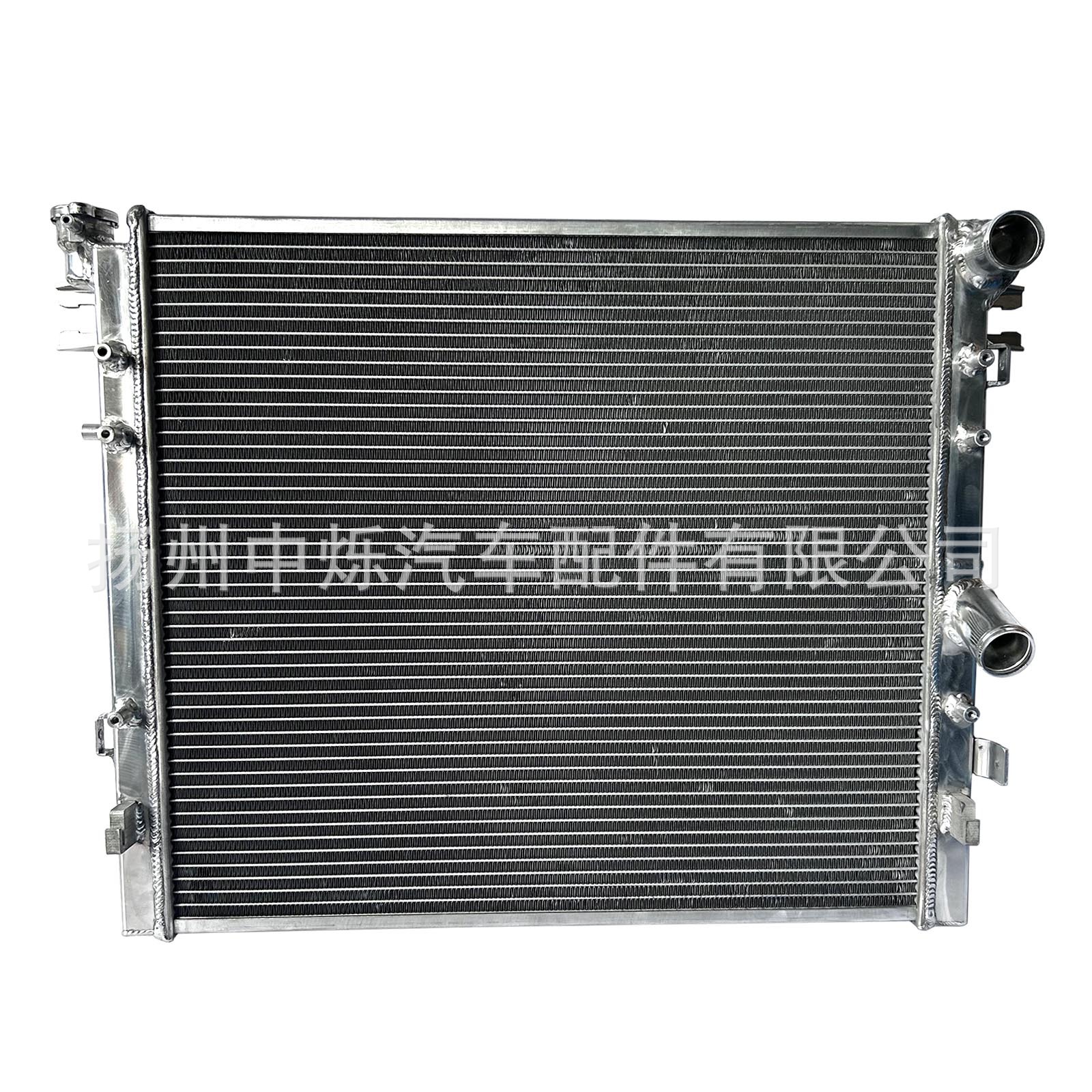 Factory in stock direct sales all-aluminum car water tank suitable for models Jeep Wrangler JK HEMI 07-18