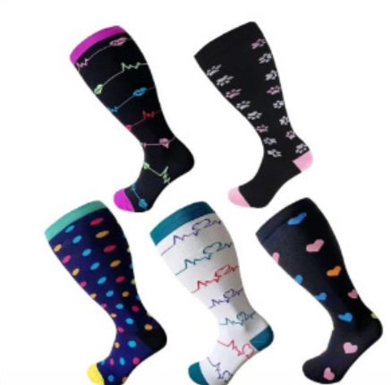 흰색 ECG Dot 보라색 ECG 발자국 사랑