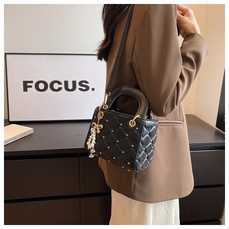 Borsa piccola strutturata di fascia alta per le donne Estate 2023 Nuova nicchia Rombo Piccola borsa quadrata borsa a tracolla popolare da donna in stile caldo_voghion.com