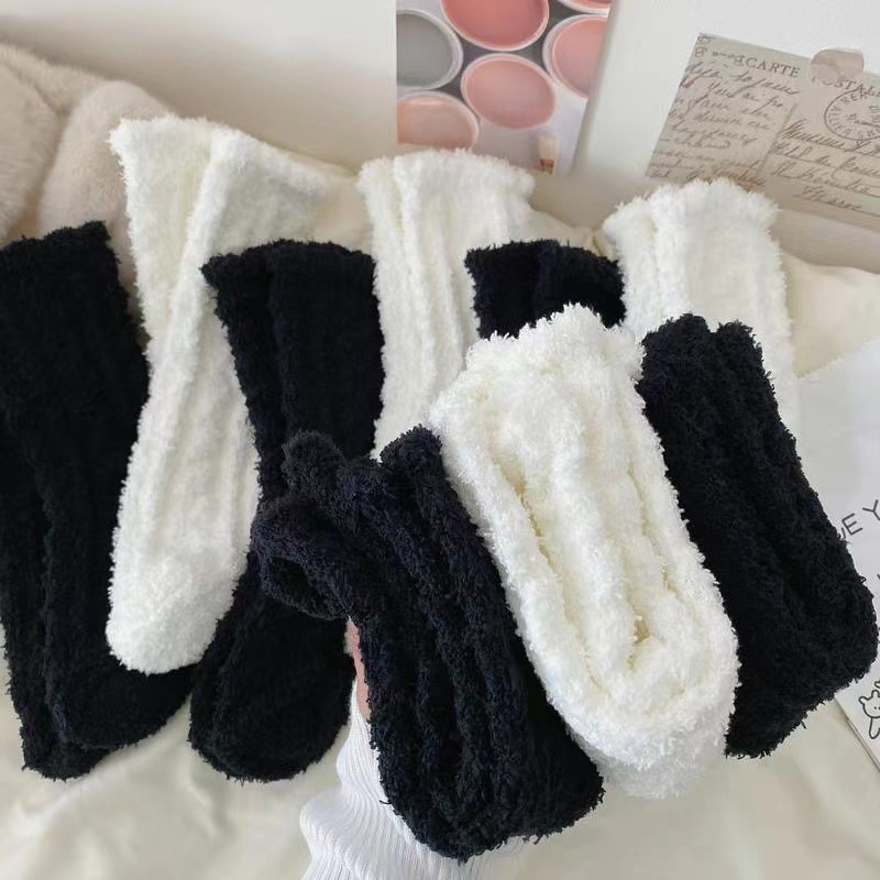 Pure Color Coral Fleece Knee-High Socks for Girls, Winter and Autumn Thicken and Warm Plush Floor Sleeping Socks Postpartum Socks