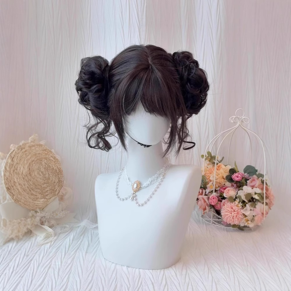 Koni Wig [Sweetheart Double Buns] Kort rett parykk for kvinner med avtakbare blomsterboller, Lolita-stil