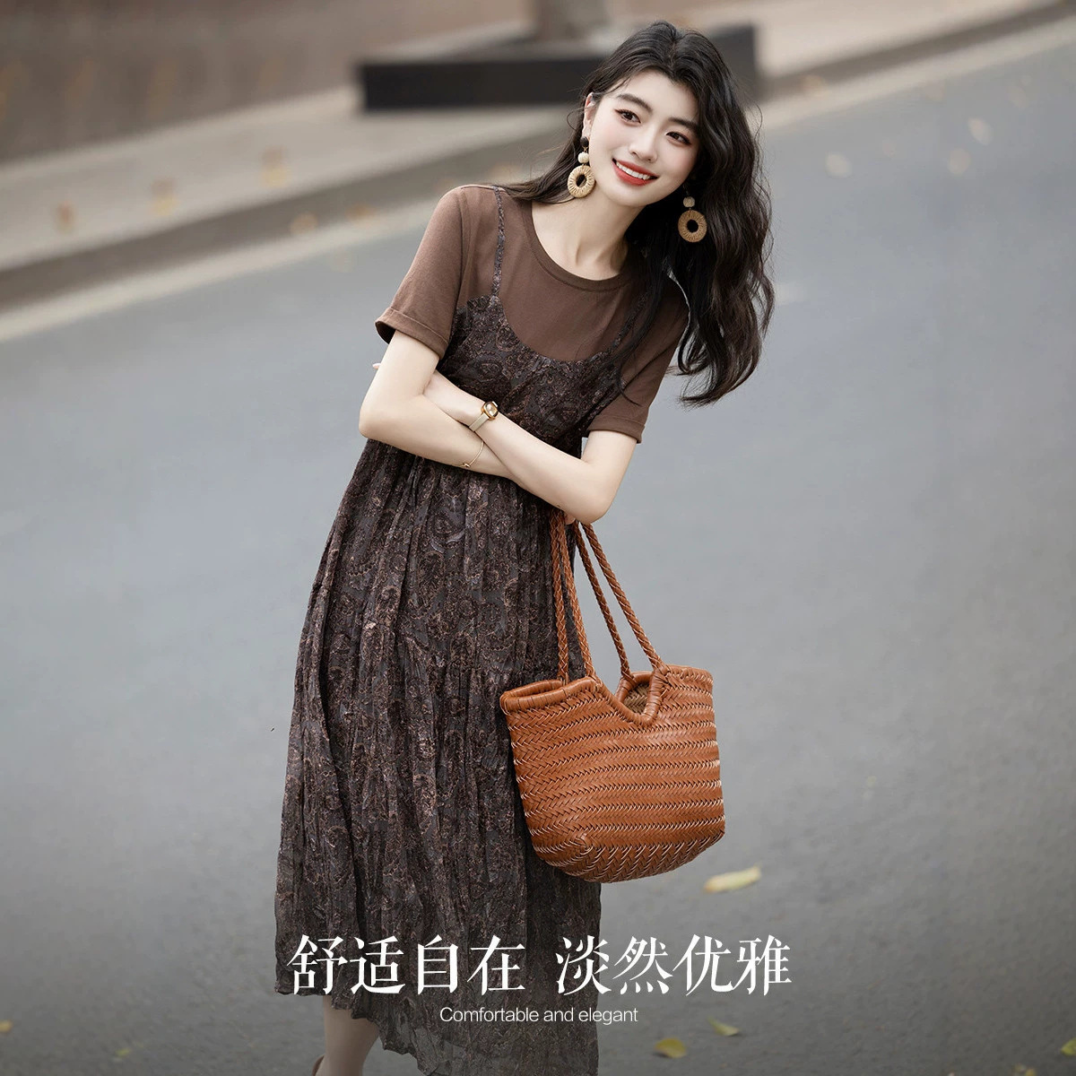 Đầm suông midi họa tiết hoa nhỏ phong cách Pháp, thiết kế giả hai lớp chữ A — màu cà phê chi tiết 1