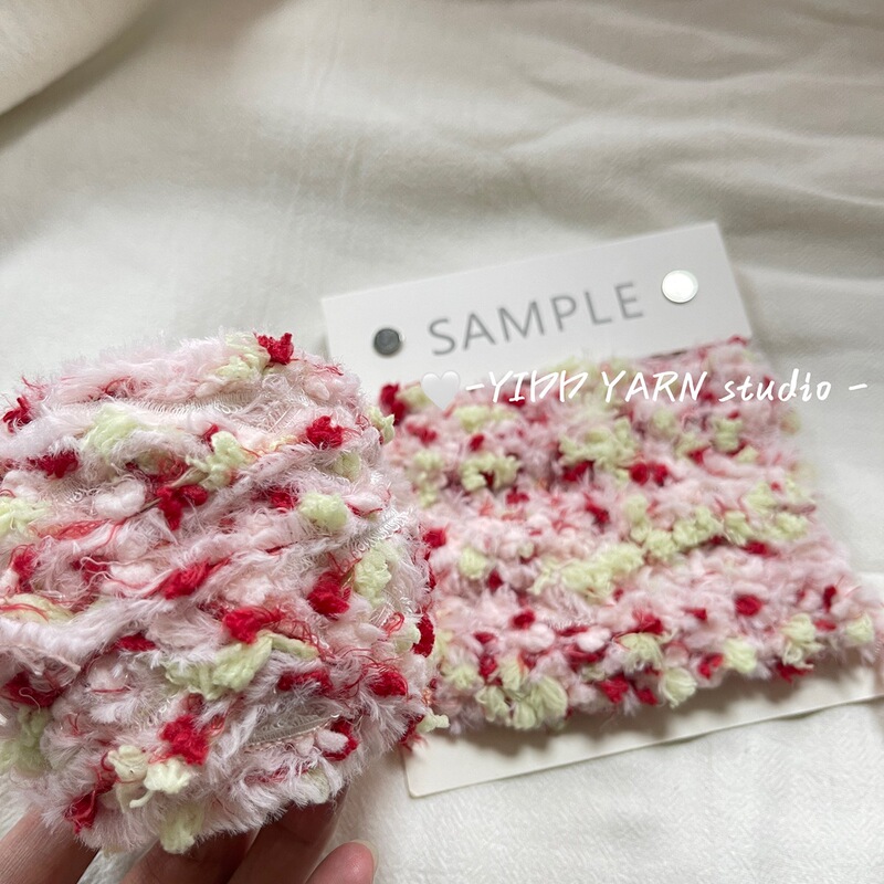 Cake with Strawberry in the Form of a Sweetheart |   Trendy DIY Handmade Specialty Hand-Mixed Yarn Balls for Knitting Hairpins and Scarves.