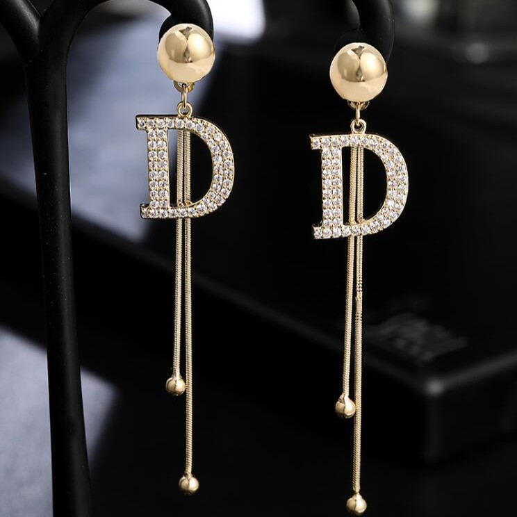 Long fashionable universal elegant earrings with tassels