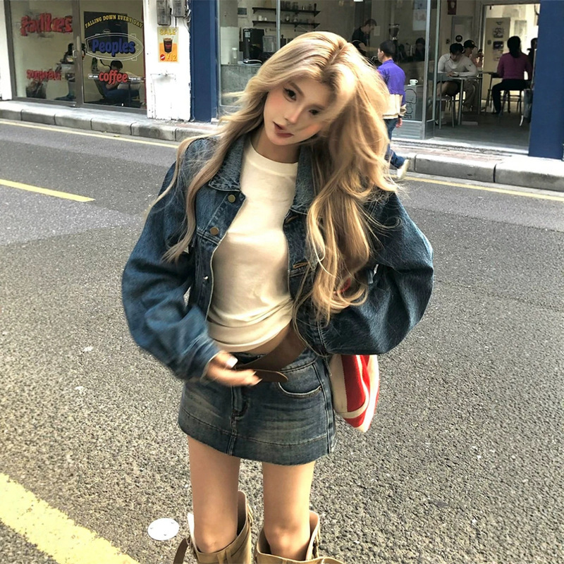 2026 super trendy outfit: a complete set of women's spring new arrivals, featuring a Korean-style denim jacket and low-waist skirt-pants, a two-piece set