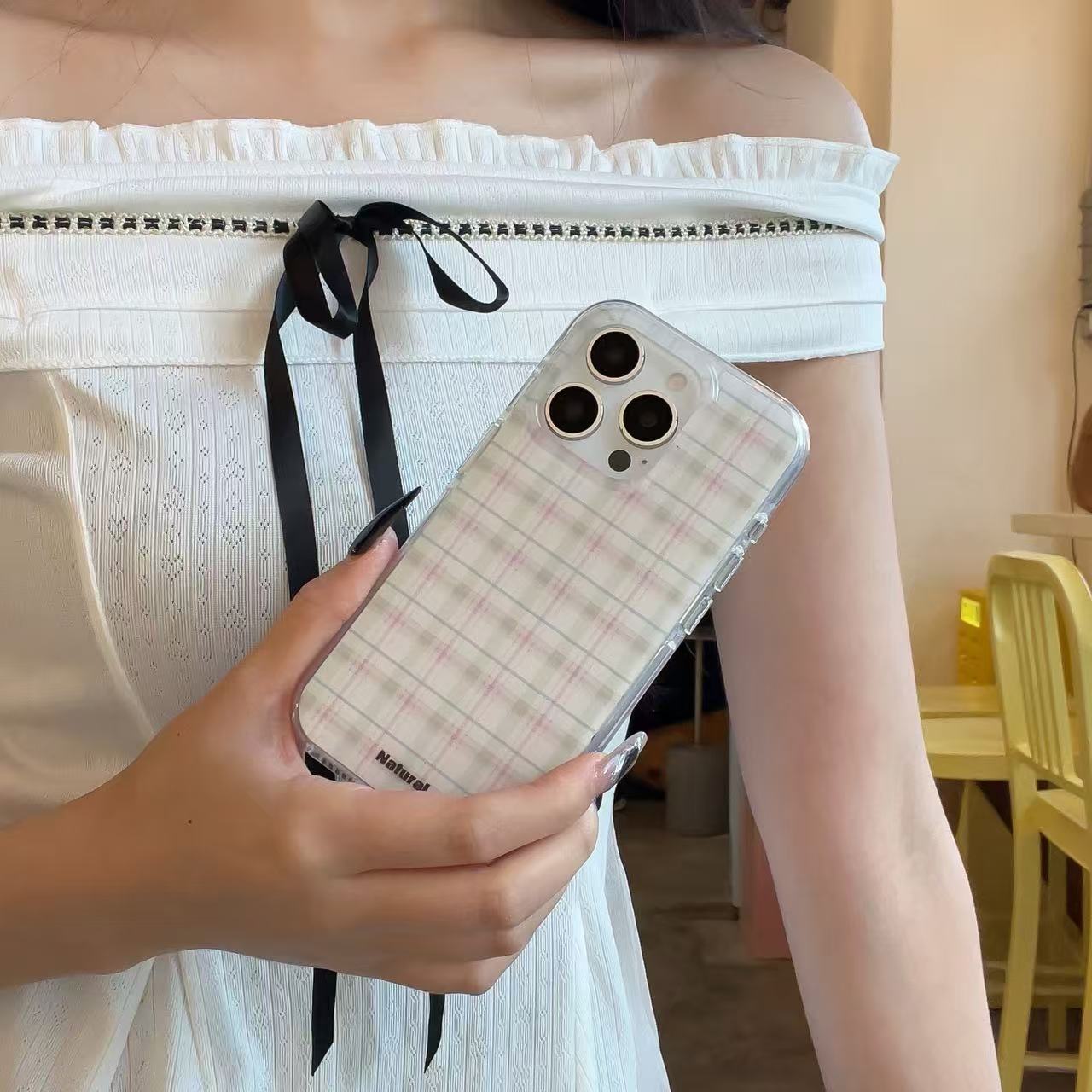 Estilo coreano a cuadros en contraste para iPhone16 funda para teléfono móvil 15ProMax simple 14/13 pareja 16ProMax