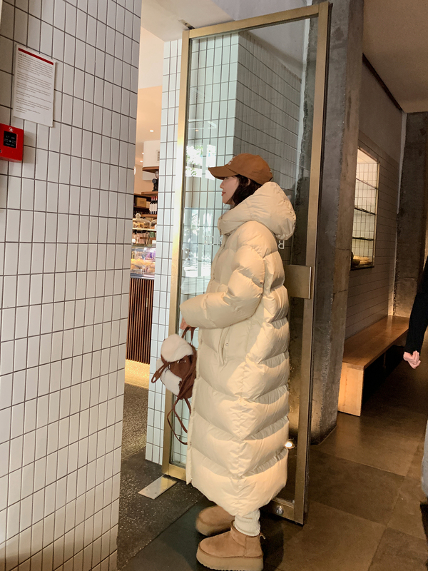 Extra-Long down Jacket for Women, Winter 2025 New Model, Over-The-Knee, Super Stylish, Ankle-Length, Thickened Coat Extra-Long down Jacket for Women, Winter 2025 New Model, Over-The-Knee, Super Stylish, Ankle-Length, Thickened Coat