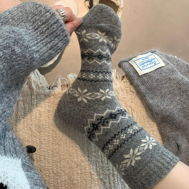 Fair Isle Wool Socks for Women in Autumn and Winter Thickeneded Warm Mid-Calf Socks Preppy Retro Style Korean Winter Stockings Fair Isle Wool Socks for Women in Autumn and Winter Thickeneded Warm Mid-Calf Socks Preppy Retro Style Korean Winter Stockings