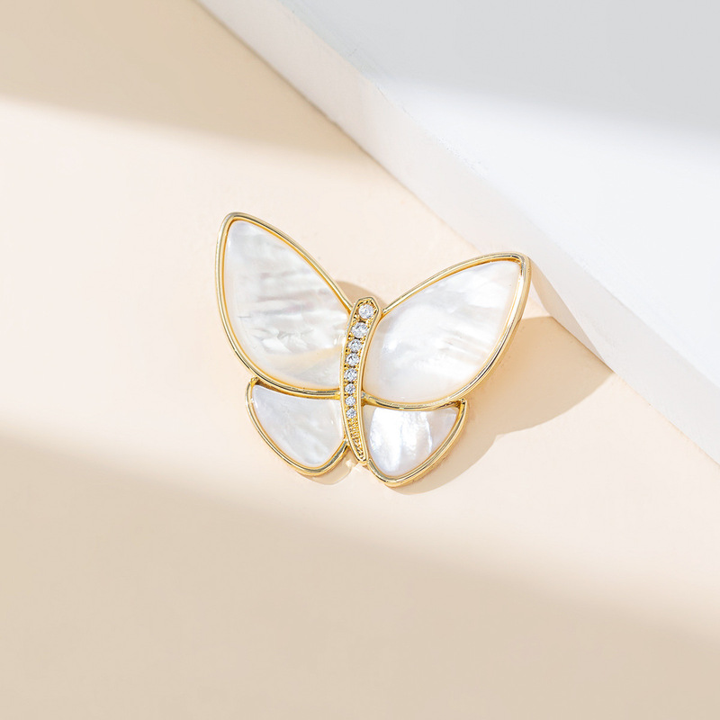 Cocoon-breaking Butterfly Evening Boat Same Style Natural Fritillaria Butterfly Brooch Women's Shell High-end Elegant Suit Accessories Pin Fashion