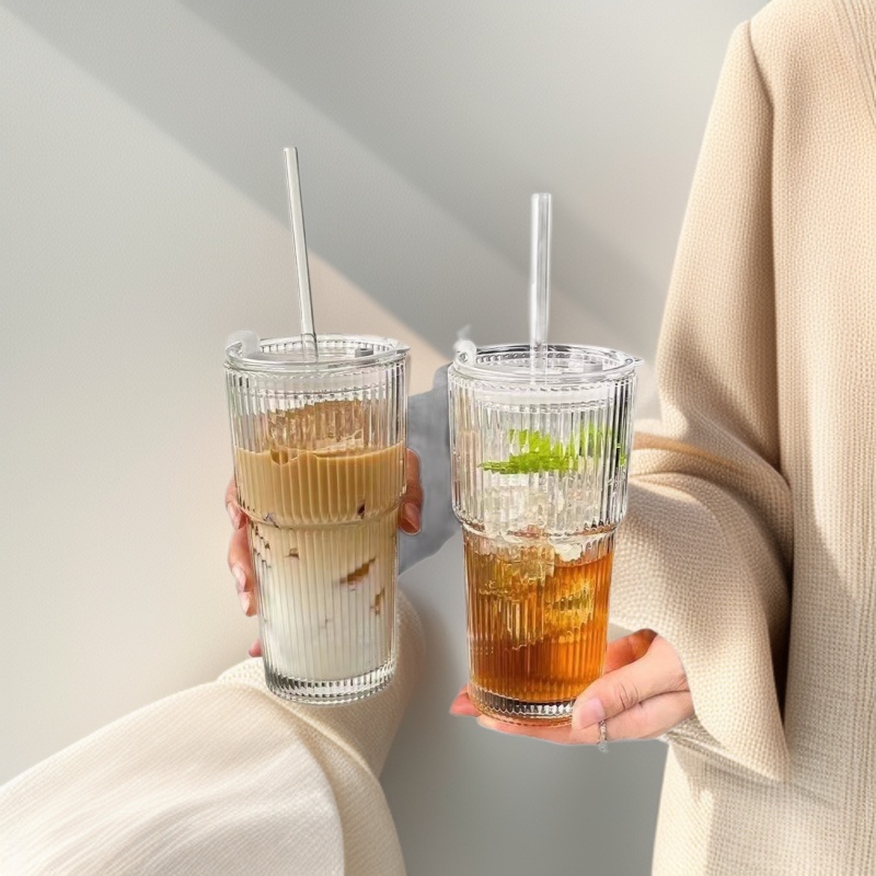 Cold Drink Cup with a Stylish Design, Juice and Coffee Cup with Lid and Straw, Vertical Stripes, Large Capacity Glass Cup, High Aesthetic Value