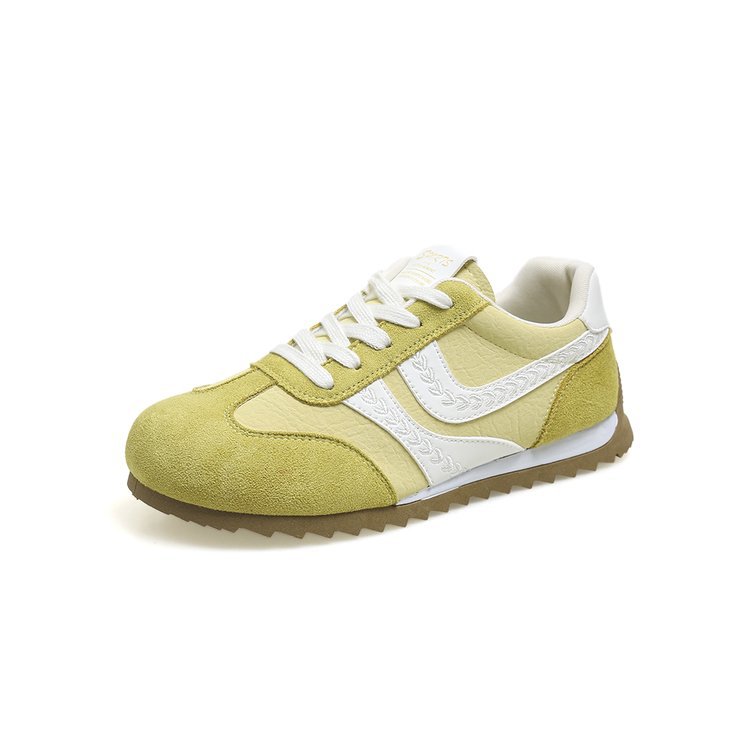Zapatos retro de entrenamiento de mujeres primavera nuevos zapatos casuales de gamuz de color coincidente con zapatos de cama de dientes de malla de fondo de los estudiantes Agan zapatos de mujer lotes