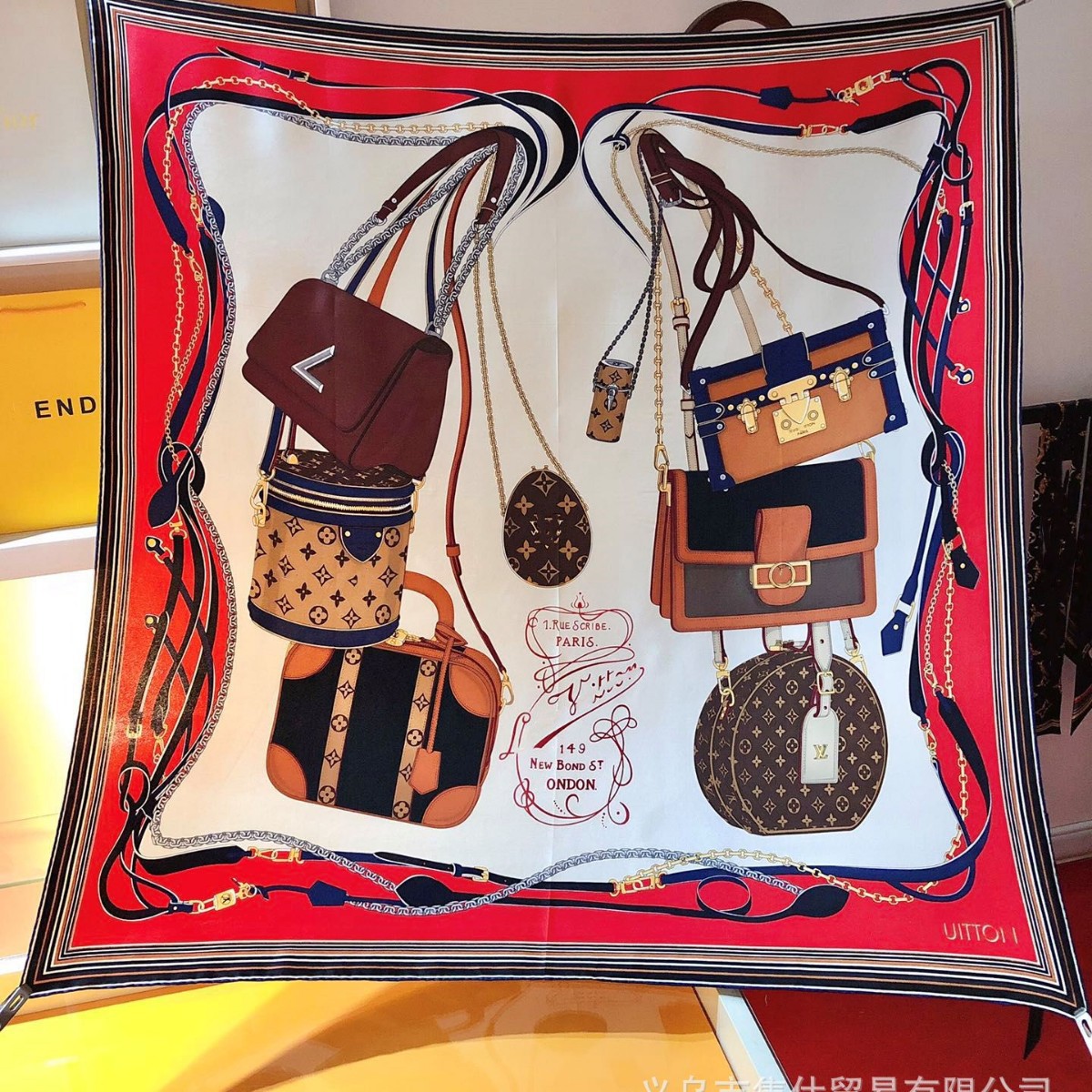 Bufandas de seda de moda europeas y americanas transfronterizas bufandas elegantes de alta calidad lujosas impresión de letras de seda impresión caliente en el extranjero