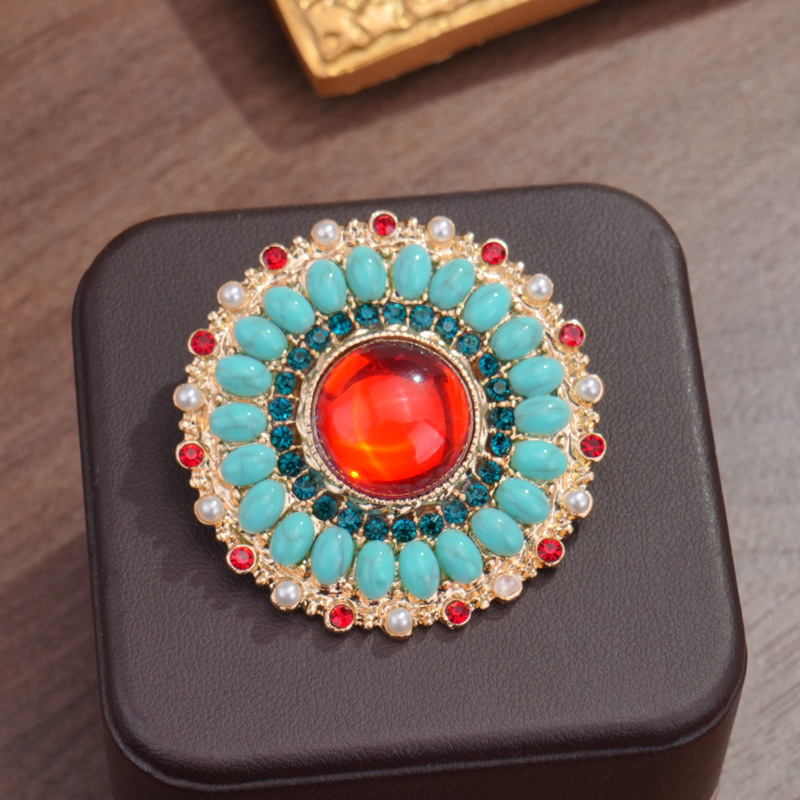 Retro Palace Style Ruby Brooch Baroque Disc Turquoise High-End Ladies Dress Corsage Brooch Accessories
