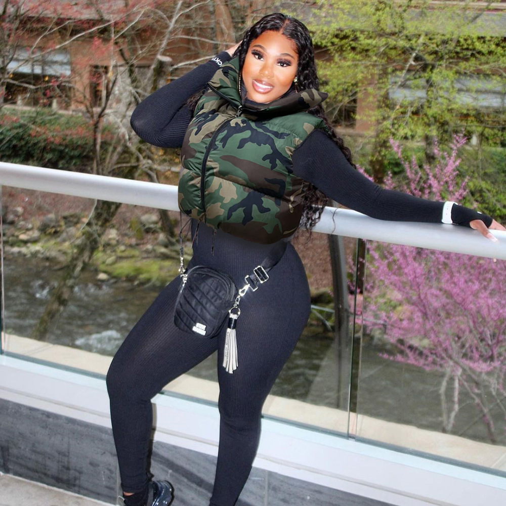 Ropa de mujer europea y americana transfronteriza de Amazon 2025 otoño nueva moda estilo callejero personalidad camuflaje cuello alto chaleco acolchado de algodón