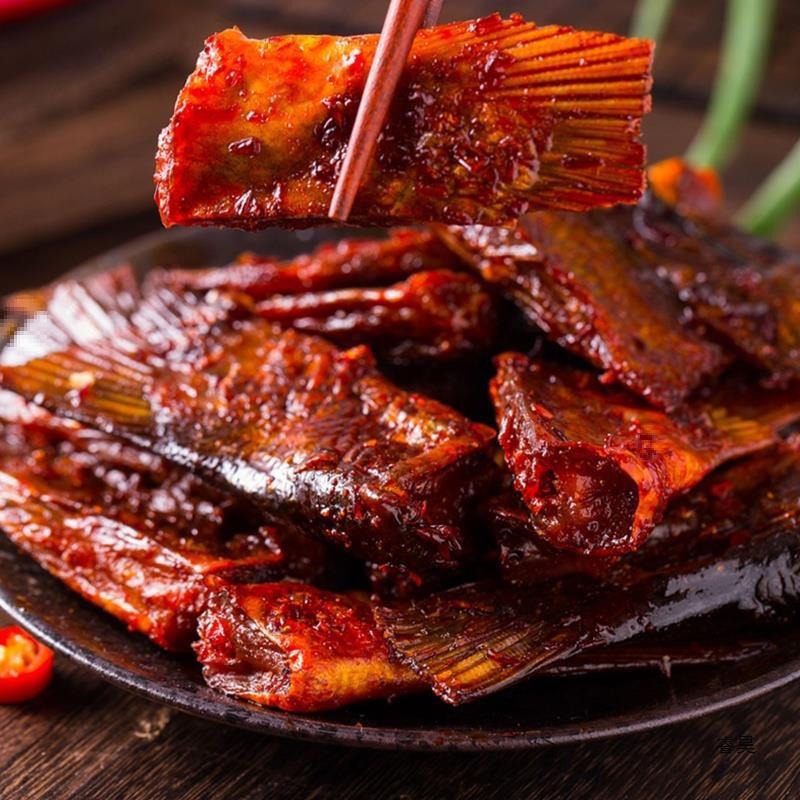 Dongting elder brother spicy fish tail 26g Hunan specialty spicy fish steak casual snacks instant fish dried fish snacks