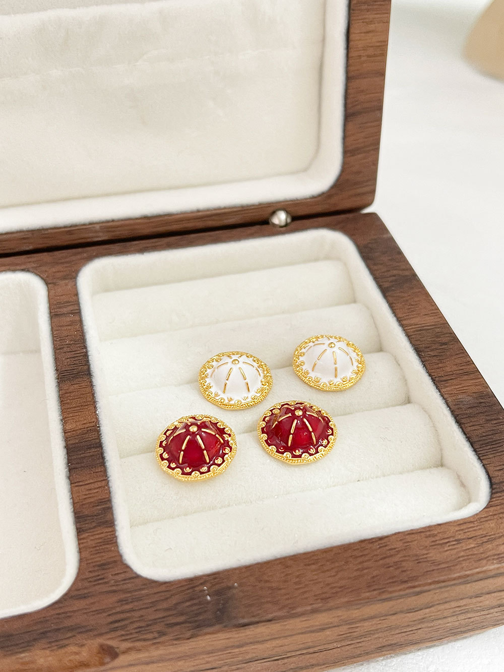 Simple Style Crown Copper Enamel Plating Ear Studs 1 Pair