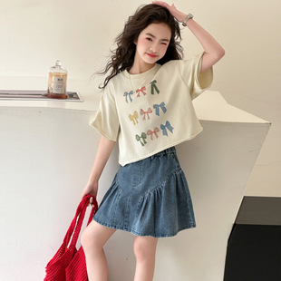 Ůͯ����T��ţ�ж�ȹ���b�ļ��¿�6 - 15�q�д�ͯ�r�����ɼ���