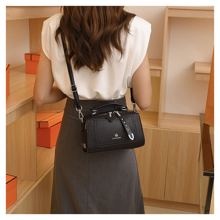 Pendolarismo Simplicity Handheld Boston Women's Premium Pillow 2024 Nuova borsa a tracolla monospalla casual alla moda_voghion.com