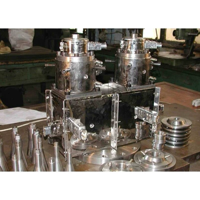 panel furniture slotting machine, Avtomobil hissələri qəlibləri