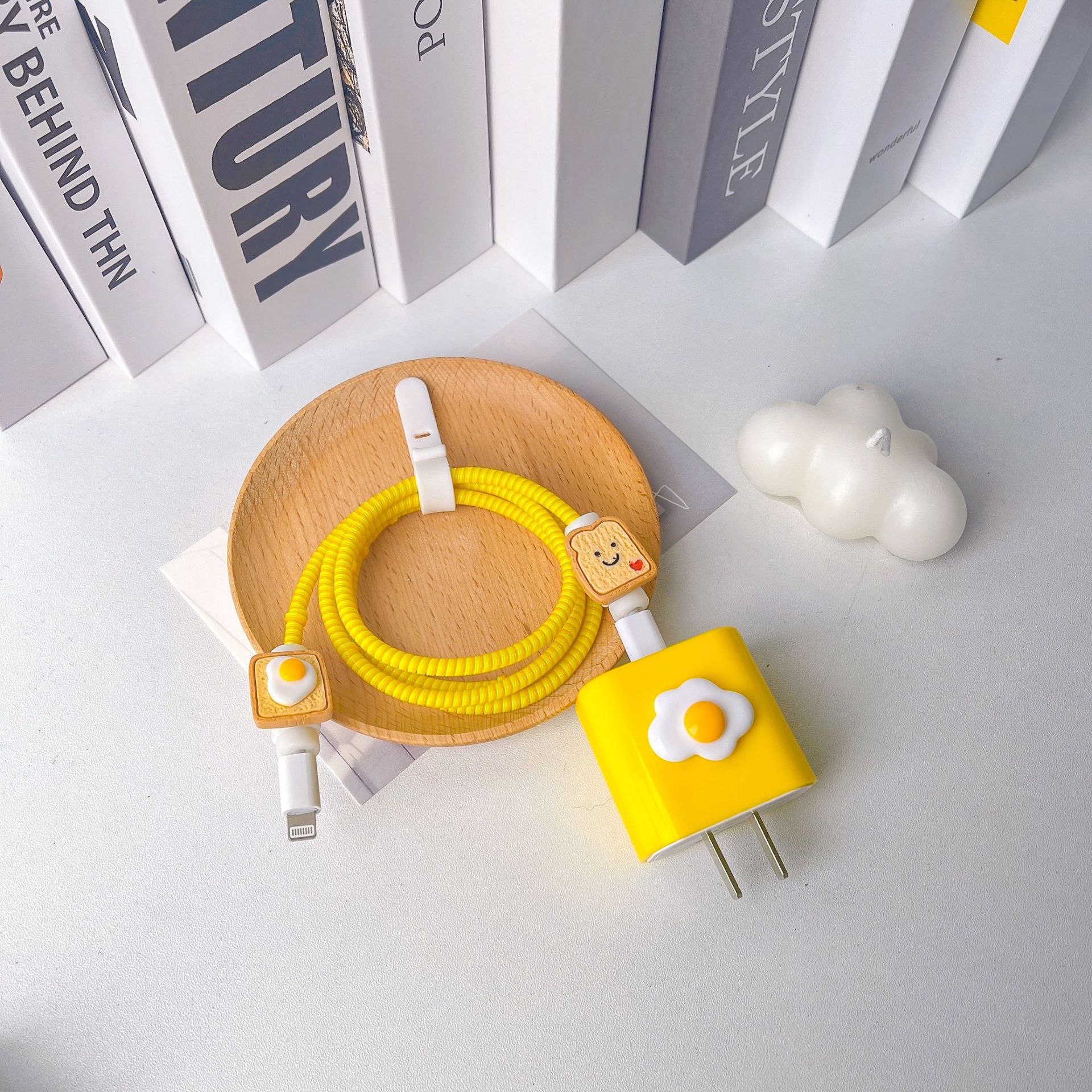 【Huevo de concha amarilla】Funda protectora + cordón + protector de cable