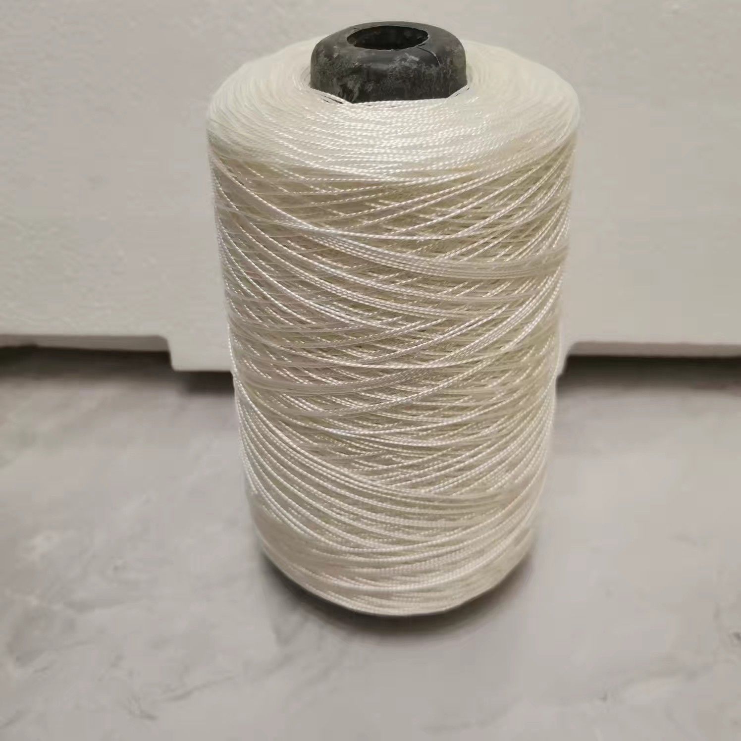 흰색 0.6mm 길이 약 1300 미터 약 1.2kg