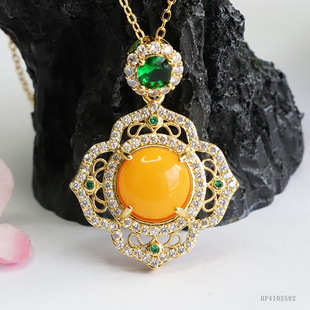 Xinyu natural beeswax petal pendant chicken yellow amber necklace jewelry live wholesale generation HP4102502