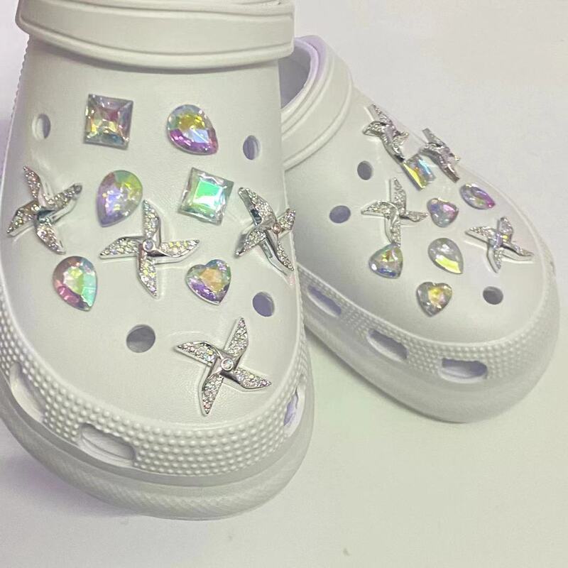 Hot sale I-shaped buckle hole shoes diy accessories crystal diamond Chanel style jewelry accessories vamp Pearl Flower shoe buckle for women