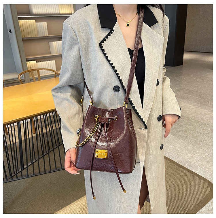 792g Weight Polyester Lining Material Sewing Thread Fashion Element String Closure Type Single Shoulder Strap Strap Type Bucket Bag Bags Type Casual, Street, Shopping Occasion Pu Leather Material Solid Color Pattern All Seasons Season Women's Gender Streetwear Style Bucket Shape Medium Size Women's Medium Pu Leather Solid Color Streetwear Sewing Thread Bucket String Bucket Bag 2