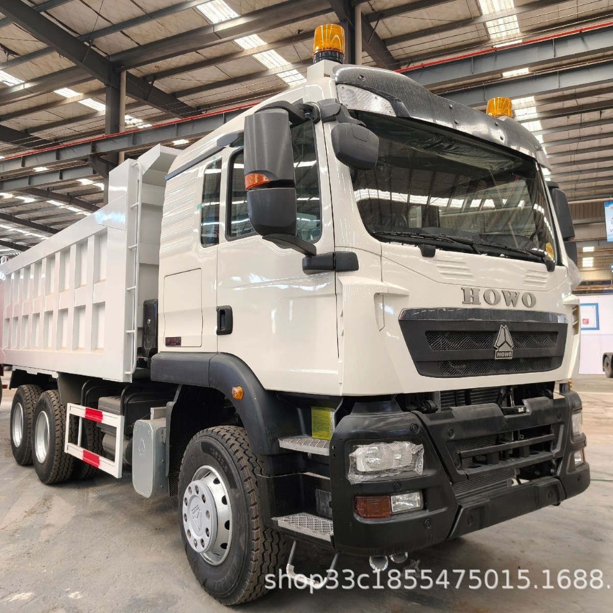 Foreign trade export heavy-duty truck HOWOTX6X4 dump truck with 371 horsepower for transporting soil and debris