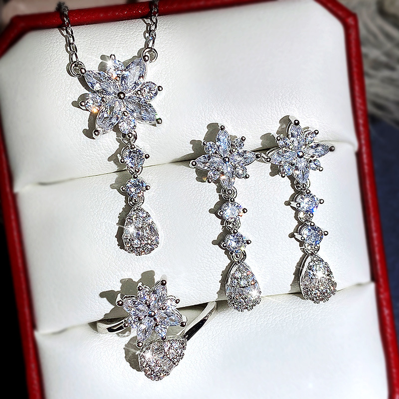 Bridal Jewelry Necklace Three-piece Flower Water Drop Zircon Jewelry Copper Set display picture 1