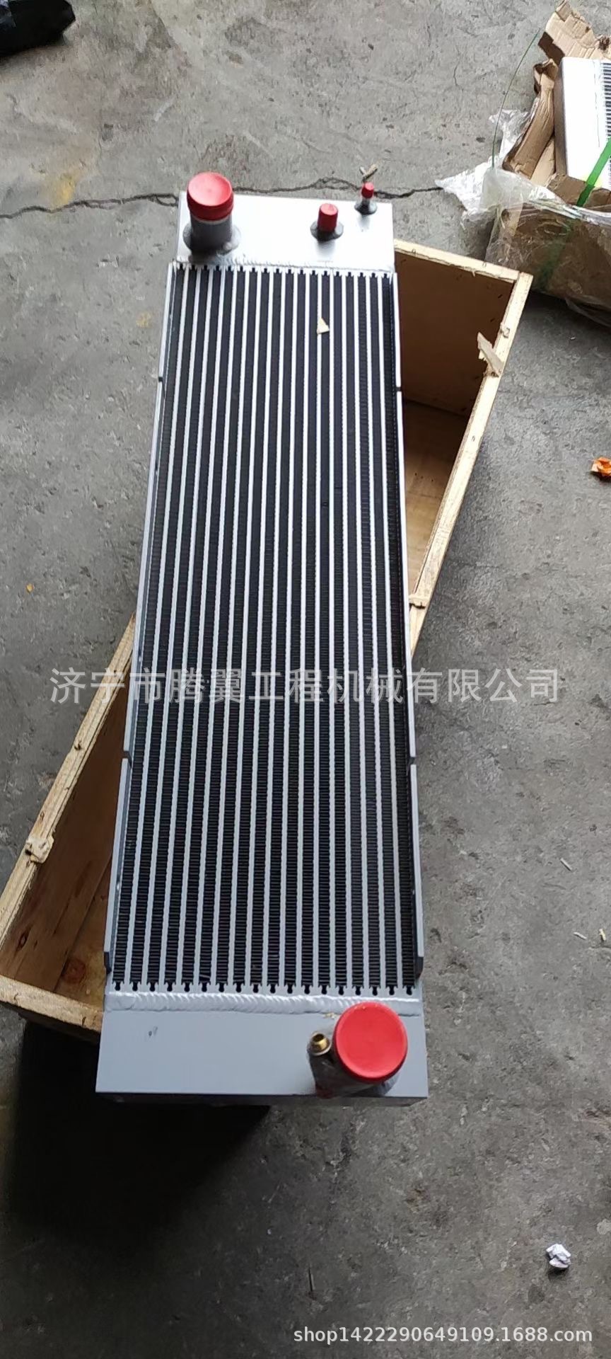 适用于龙工LG6225E挖掘机水箱 散热器