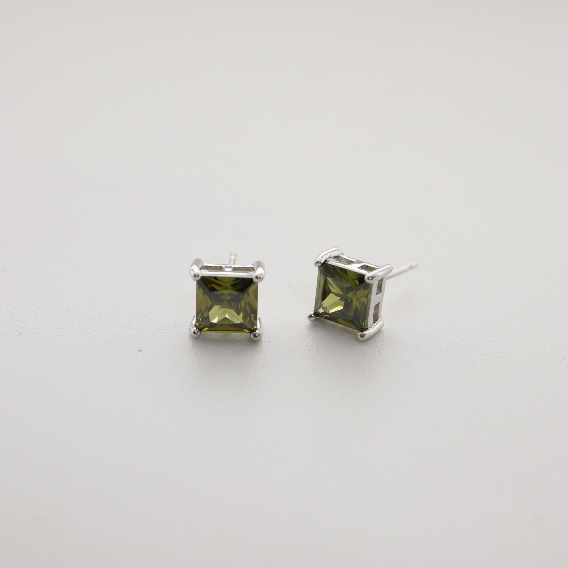 1g Weight 925 Sterling Silver Ear Needle Material Ear Studs Classification 1 Pair Quantity Holiday, Daily Occasion 925 Sterling Silver Material Geometric Pattern Unisex Gender Simple Style, Classic Style Style 1 Pair 925 Sterling Silver 925 Sterling Silver Earrings Geometric Ear Studs 11