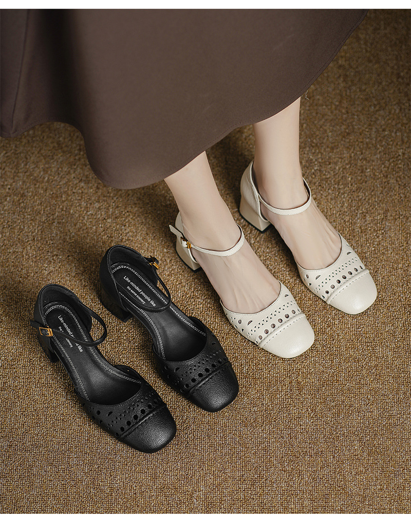 Sandal nữ da dê chạm trổ hoa văn, gót vuông 4,5 cm, mũi vuông hở — đen chi tiết 6