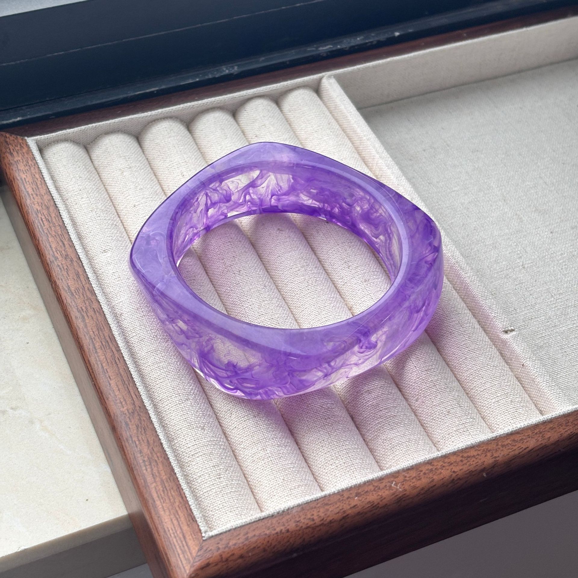 Diamond purple brushed - inner diameter 65mm, weight 53g