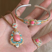 �����녷۰׺��J�本m������ʽ�͹Ž�ָ���b��朵���Ů���C��