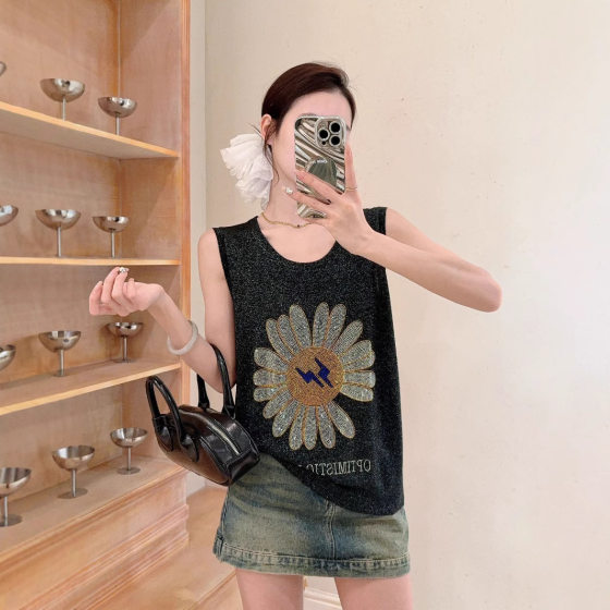 Hot Diamond Silver Sleeveless Vest for Women Summer New Outer Wear V Neck Loose Versatile Suspender Knitted Top Slimming Look T-Shirt