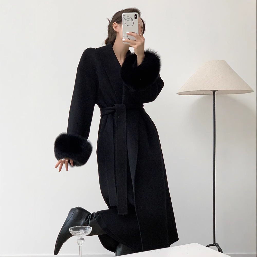 雰囲気のバスローブの長いタイプのウールの両面のラシャのコートの女性の高級な秋冬は本当にキツネの毛のコートを取り外します。