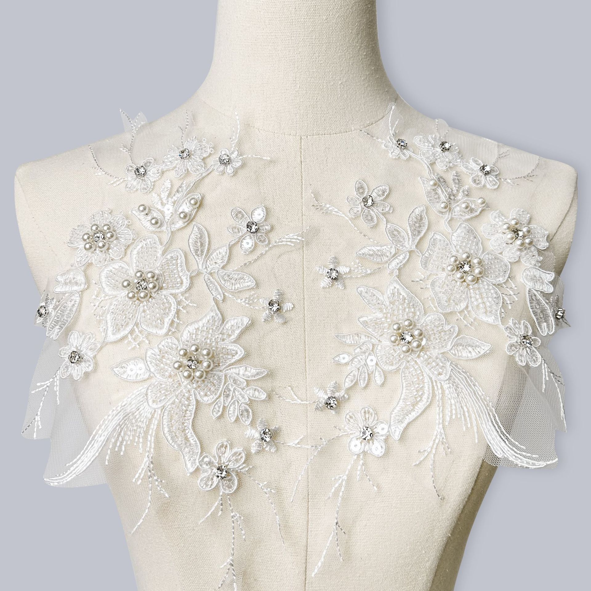 Flor blanca estereoscópica bordada de perlas en flor pegatinas de tela vestido de boda vestido de espectáculo vestido de decoración accesorios de calcomanías image 2