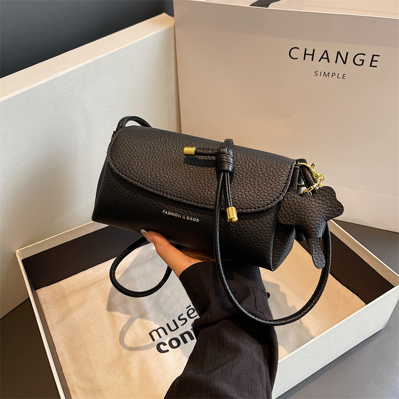 2024 New Women's Bag, Versatile Shoulder Bag, Elegant, Simple, Casual Crossbody Bag, Small Square Bag with Snake Pattern Elements, Fashionable and Versatile